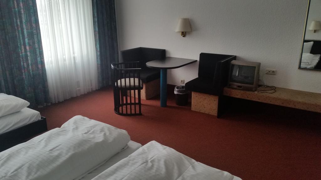 Hotel Bitterfelder Hof מראה חיצוני תמונה