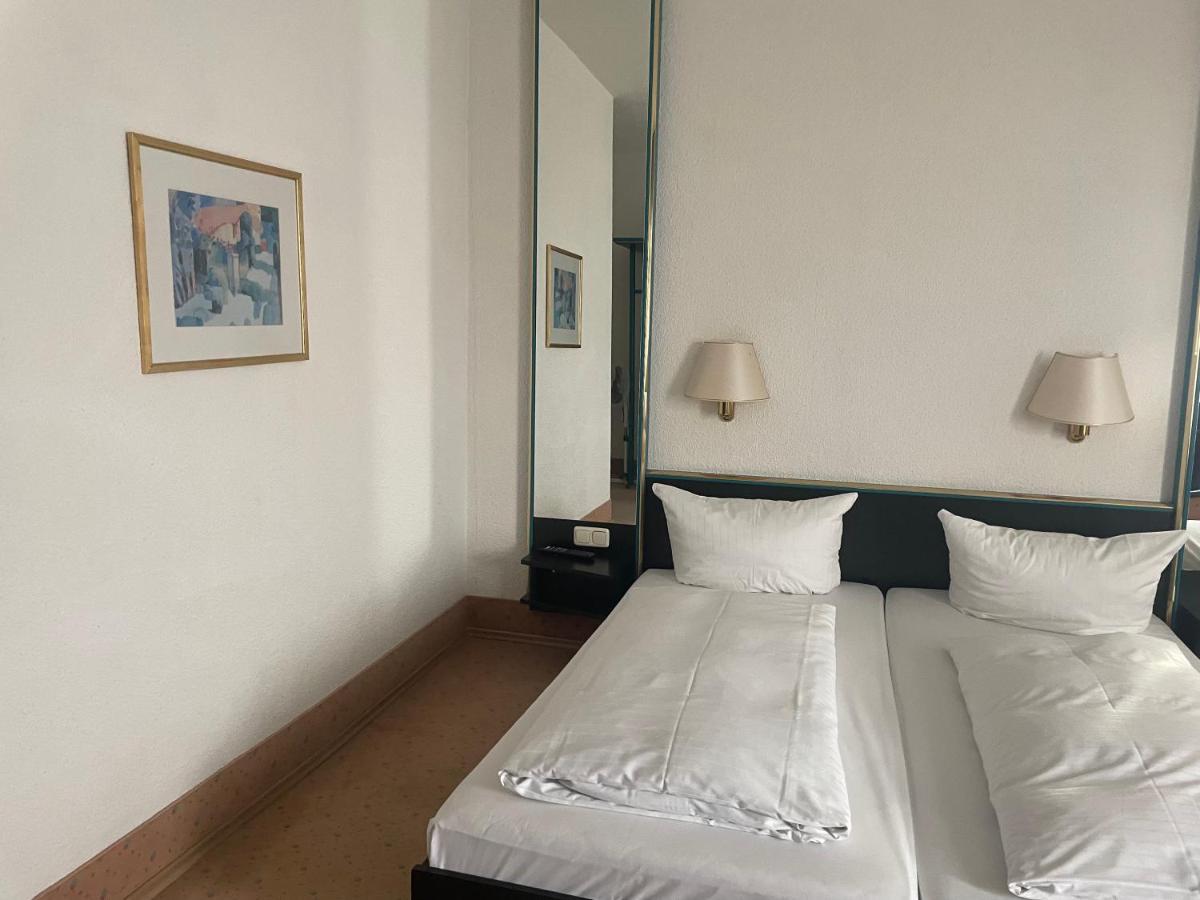 Hotel Bitterfelder Hof מראה חיצוני תמונה