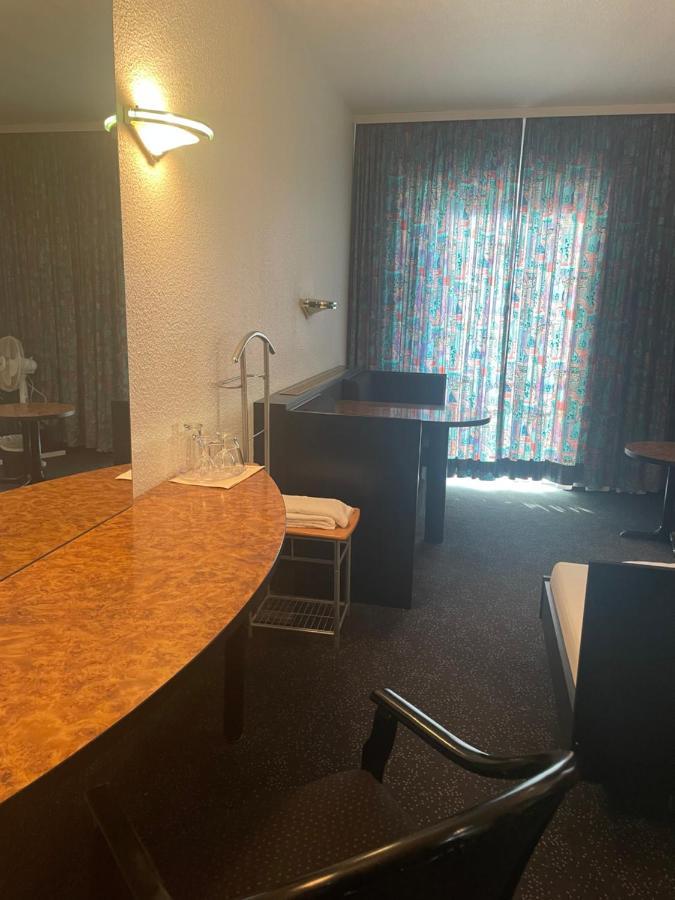 Hotel Bitterfelder Hof מראה חיצוני תמונה
