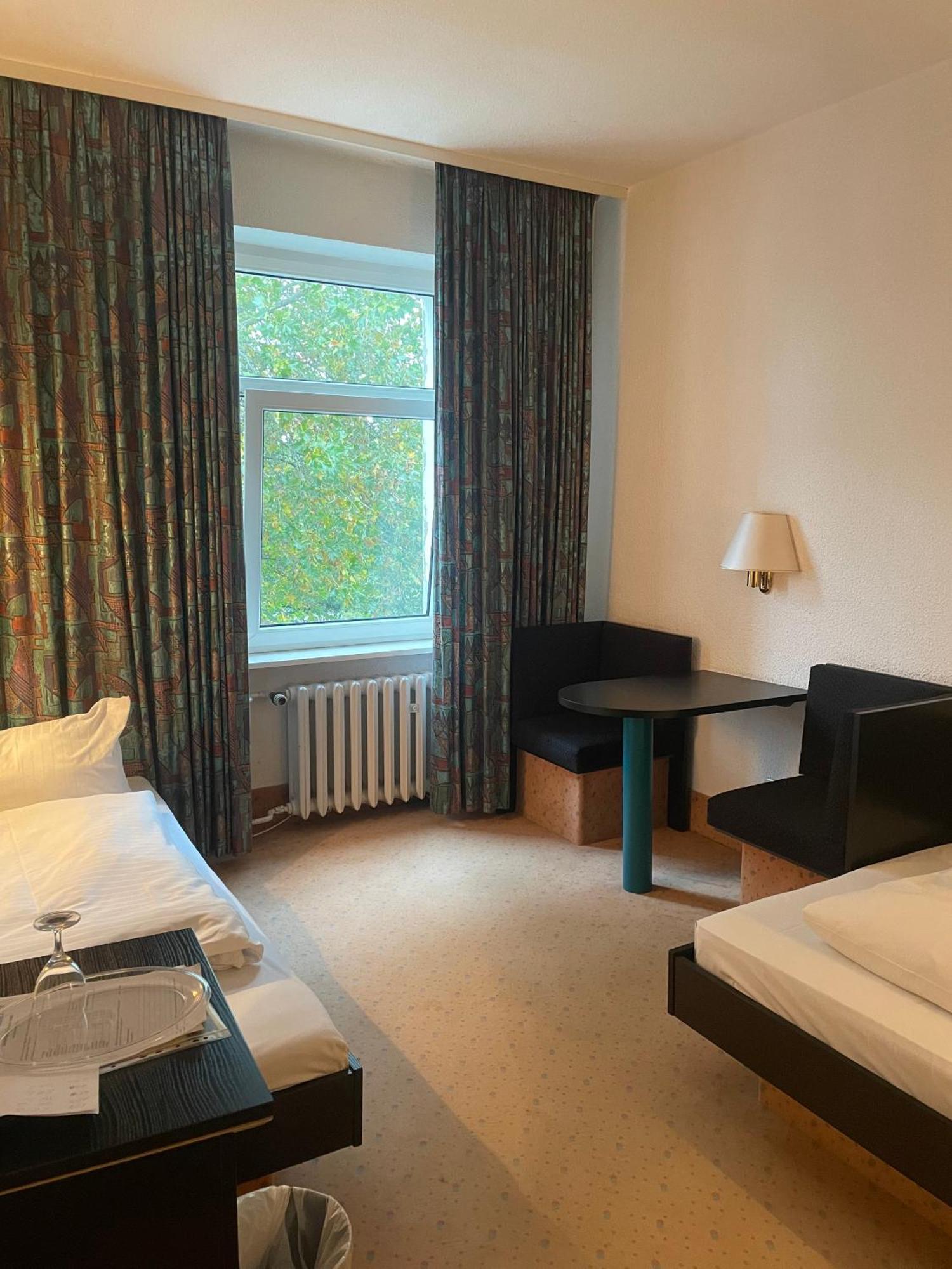 Hotel Bitterfelder Hof מראה חיצוני תמונה