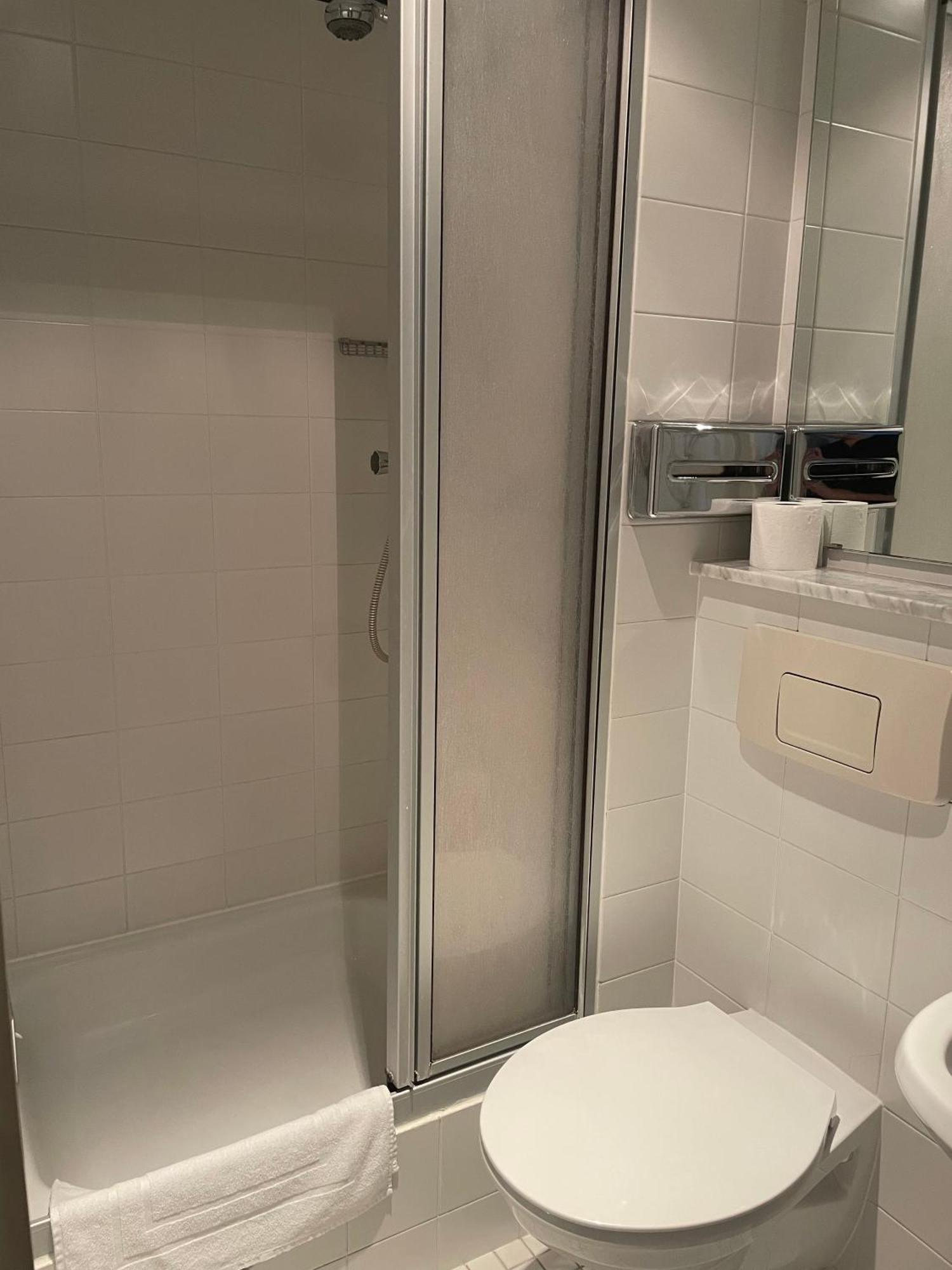 Hotel Bitterfelder Hof מראה חיצוני תמונה