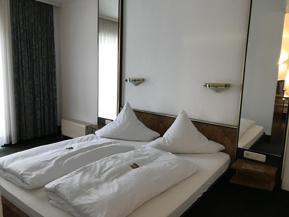 Hotel Bitterfelder Hof מראה חיצוני תמונה