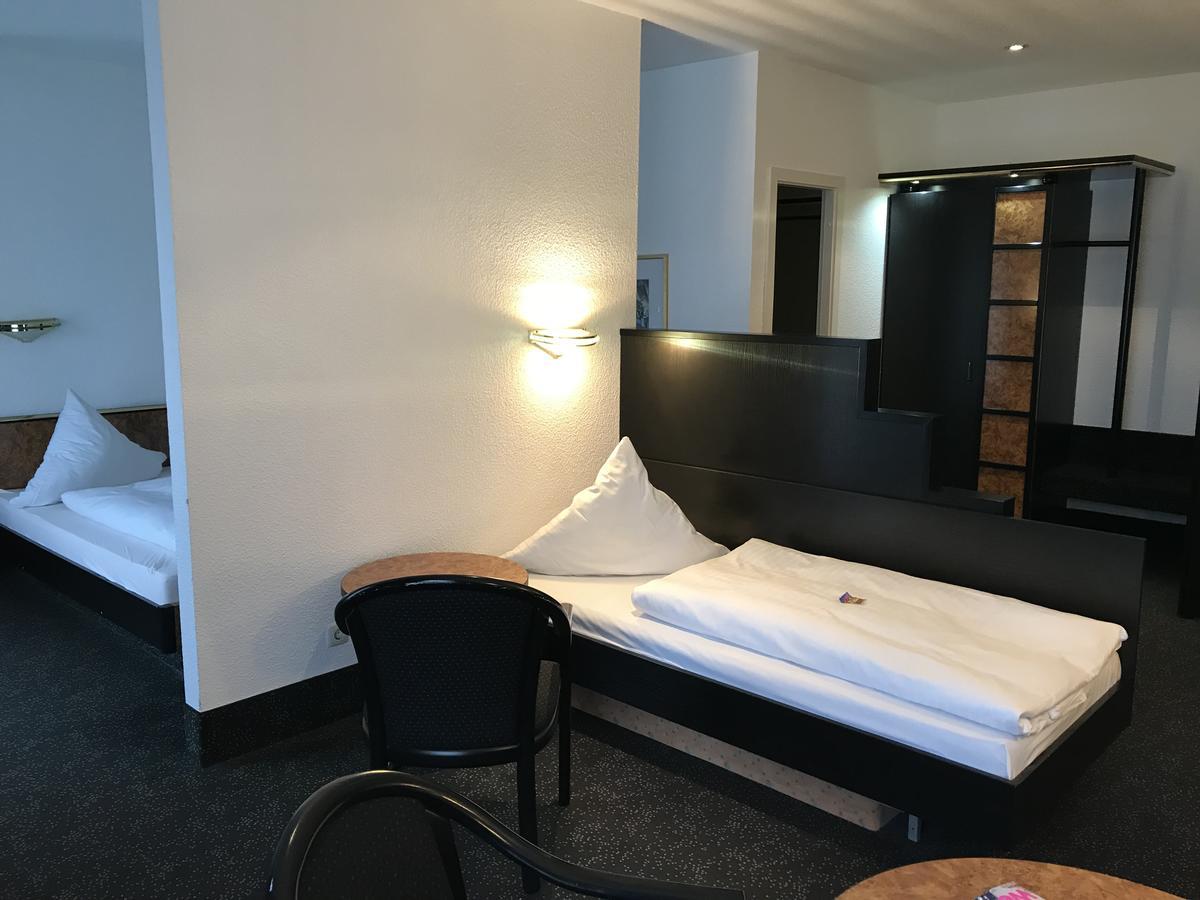 Hotel Bitterfelder Hof מראה חיצוני תמונה